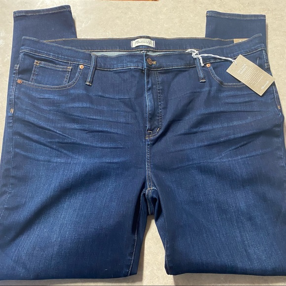 Madewell Taller 9" High-Rise Skinny Jeans in Larkspur Wash: TENCEL Denim Edition - Picture 2 of 11